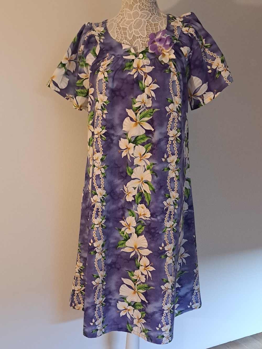 JADE FASHIONS Purple Floral Short-Sleeve Women's Dress MADE IN HAWAII.